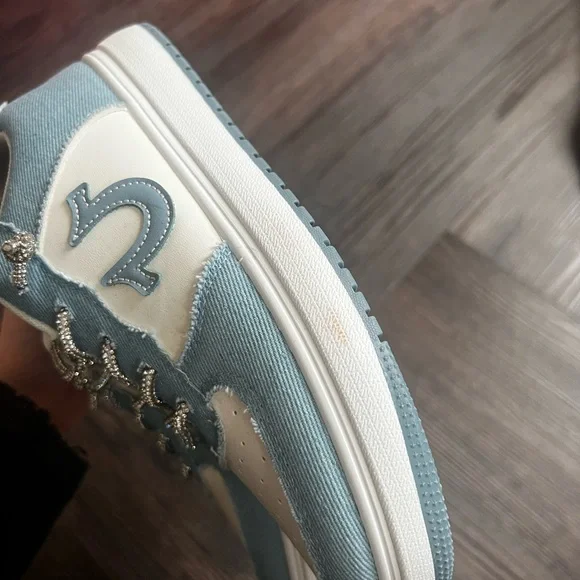 NWOT True Religion Sneakers size 6 - Picture 9 of 10